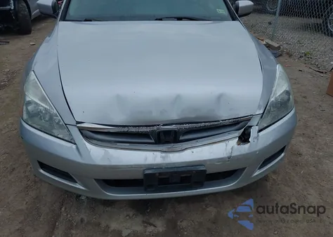 2006 Honda Accord 2.4 Lx z USA, uszkodzony, nr VIN 1HGCM56406A173465